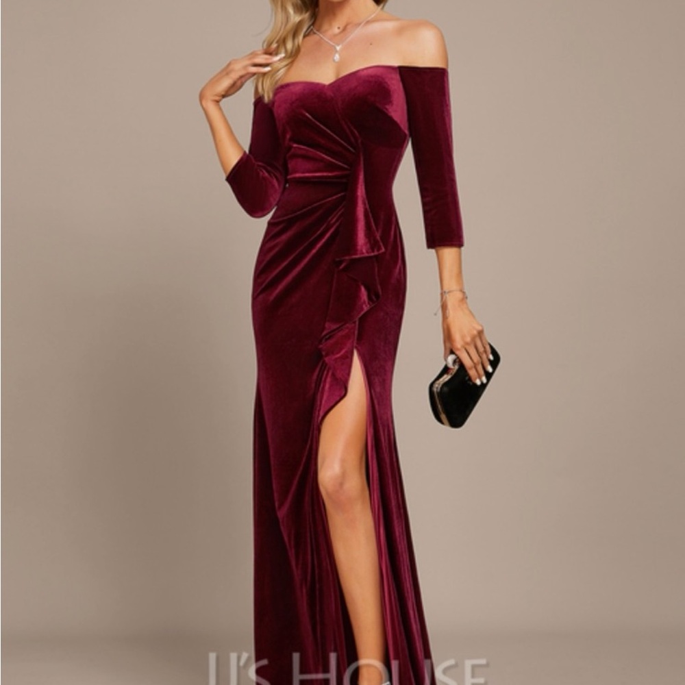 Stunning Velvet Floor Length Dress in Cabernet
